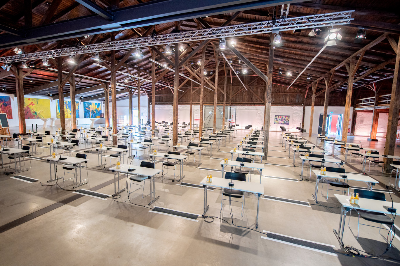 Thormannhalle Mit Abstand B 13